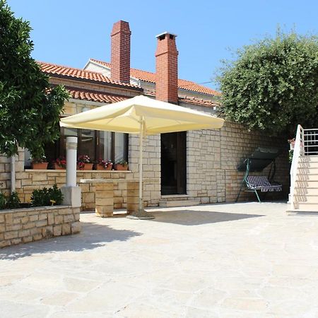 Apartment Antica Supetar Kültér fotó