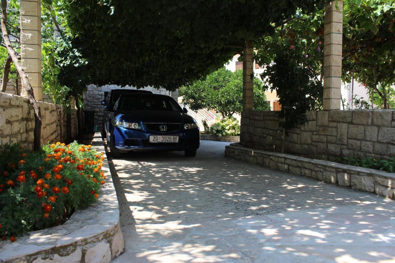 Apartment Antica Supetar Kültér fotó